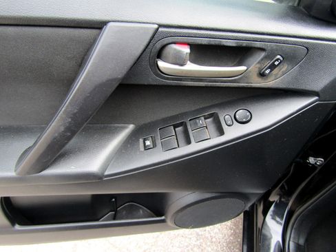 Used 2012 MAZDA MAZDA3 i Touring image 41