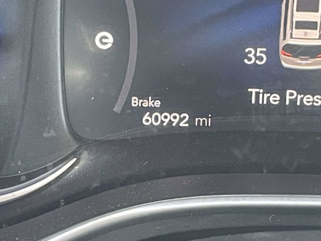 Used 2023 Chrysler Pacifica Touring-L FWD image 21