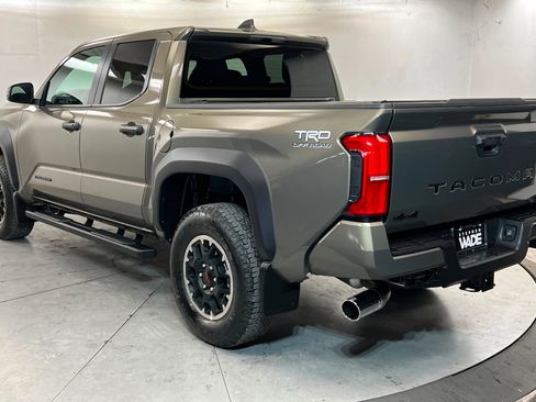 Used 2025 Toyota Tacoma TRD Off-Road AWD/4WD image 3