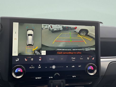 Used 2024 Lexus GX 550 w/ Accessory Package (Z1) AWD/4WD image 16