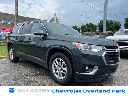 Used 2018 Chevrolet Traverse LT FWD image 1