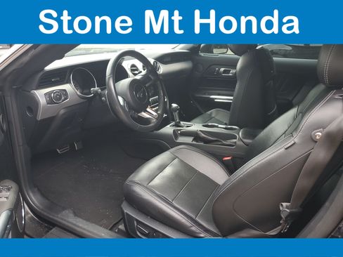 Used 2022 Ford Mustang GT Premium w/ Black Accent Package RWD image 6