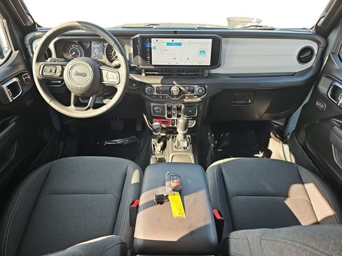 Used 2025 Jeep Wrangler Unlimited Sport AWD/4WD image 9