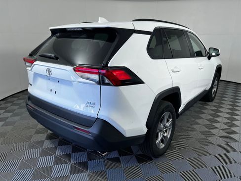 Used 2025 Toyota RAV4 XLE image 5