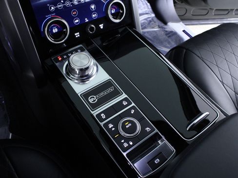 Used 2021 Land Rover Range Rover SV Autobiography Dynamic image 34