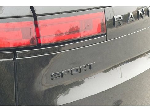 Used 2025 Land Rover Range Rover Sport SE AWD/4WD image 33