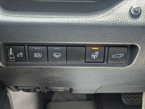 Used 2021 Toyota RAV4 XLE Premium FWD image 25