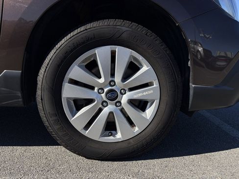 Used 2019 Subaru Outback 2.5i image 32