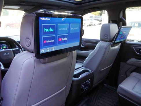 Used 2024 Chevrolet Tahoe Z71 w/ Luxury Package image 36