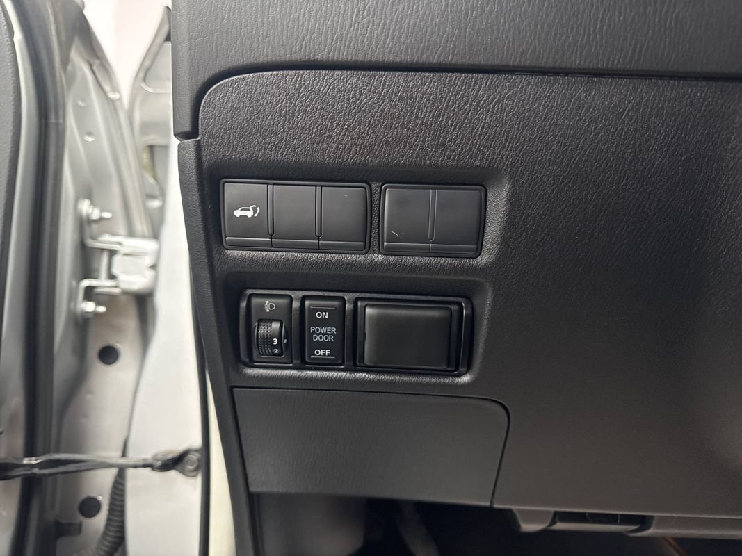 Used 2018 Nissan Armada SL w/ Moonroof Package AWD/4WD image 11