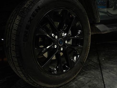 Used 2025 Jeep Wrangler Unlimited Sahara image 3