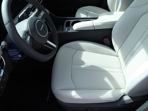 New 2026 Hyundai Sonata Limited FWD image 17