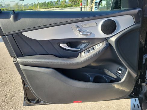 Used 2022 Mercedes-Benz GLC 300 4MATIC Coupe image 25