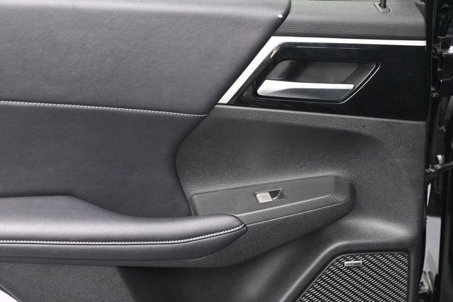 Used 2025 Mitsubishi Outlander SE FWD image 23