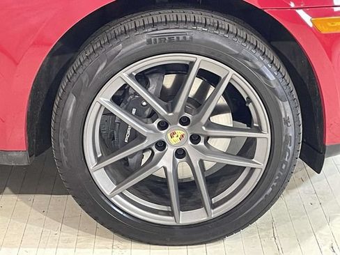 Certified 2026 Porsche Macan AWD/4WD image 15