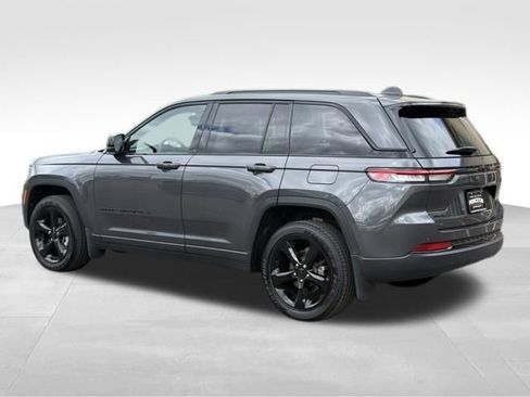 New 2025 Jeep Grand Cherokee Altitude AWD/4WD image 5