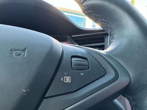 Used 2018 Tesla Model X 75D image 41