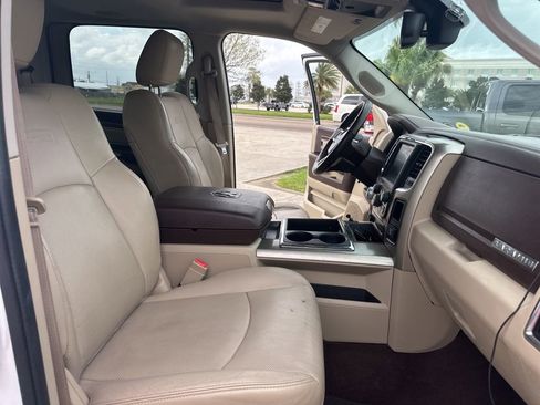 Used 2013 RAM 1500 Laramie w/ Convenience Group image 10