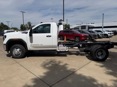 New 2026 GMC Sierra 3500 Pro w/ Convenience Package AWD/4WD image 7