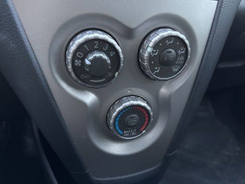 Used 2012 Toyota Yaris Sedan image 5