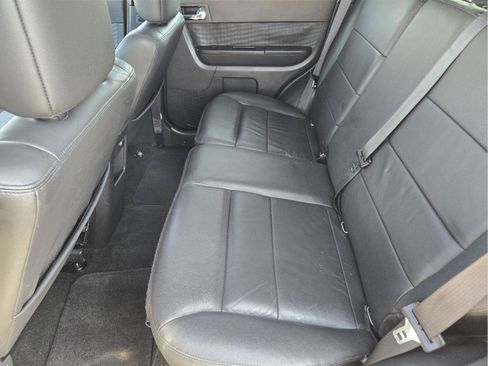 Used 2011 Ford Escape Limited w/ 301A Rapid Spec Order Code FWD image 27