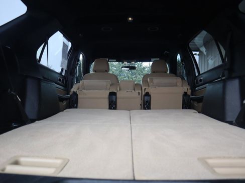 Used 2017 Ford Explorer XLT image 50