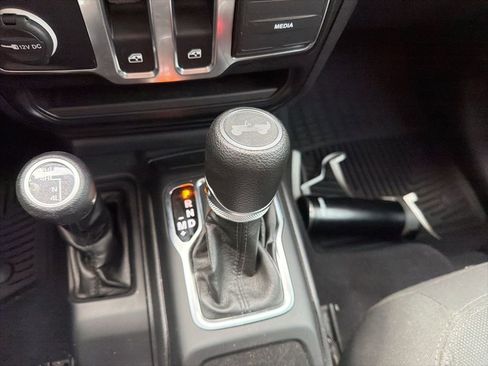 Used 2022 Jeep Wrangler Willys image 20