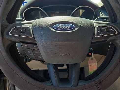 Used 2017 Ford Focus SE FWD image 31