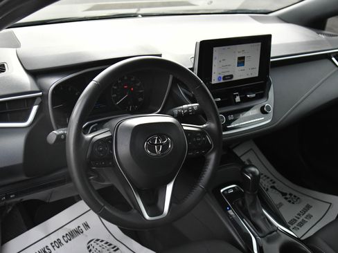Used 2024 Toyota Corolla SE w/ SE Package FWD image 16