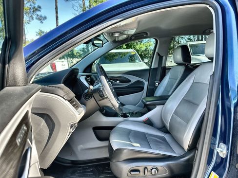 Used 2020 GMC Terrain SLT w/ Preferred Package FWD image 2