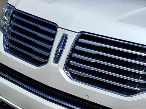 Used 2016 Lincoln Navigator L Select AWD/4WD image 36