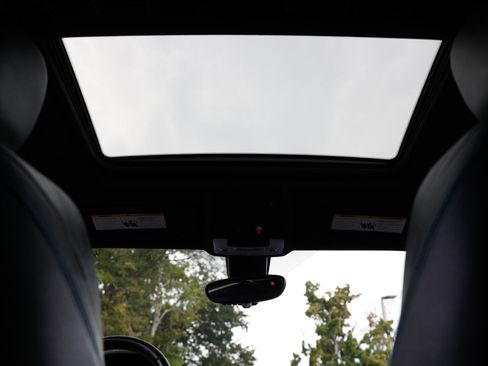 Used 2018 BMW M2 RWD image 27