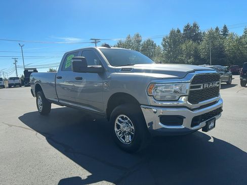 Used 2024 RAM 3500 Tradesman w/ Chrome Appearance Group AWD/4WD image 3