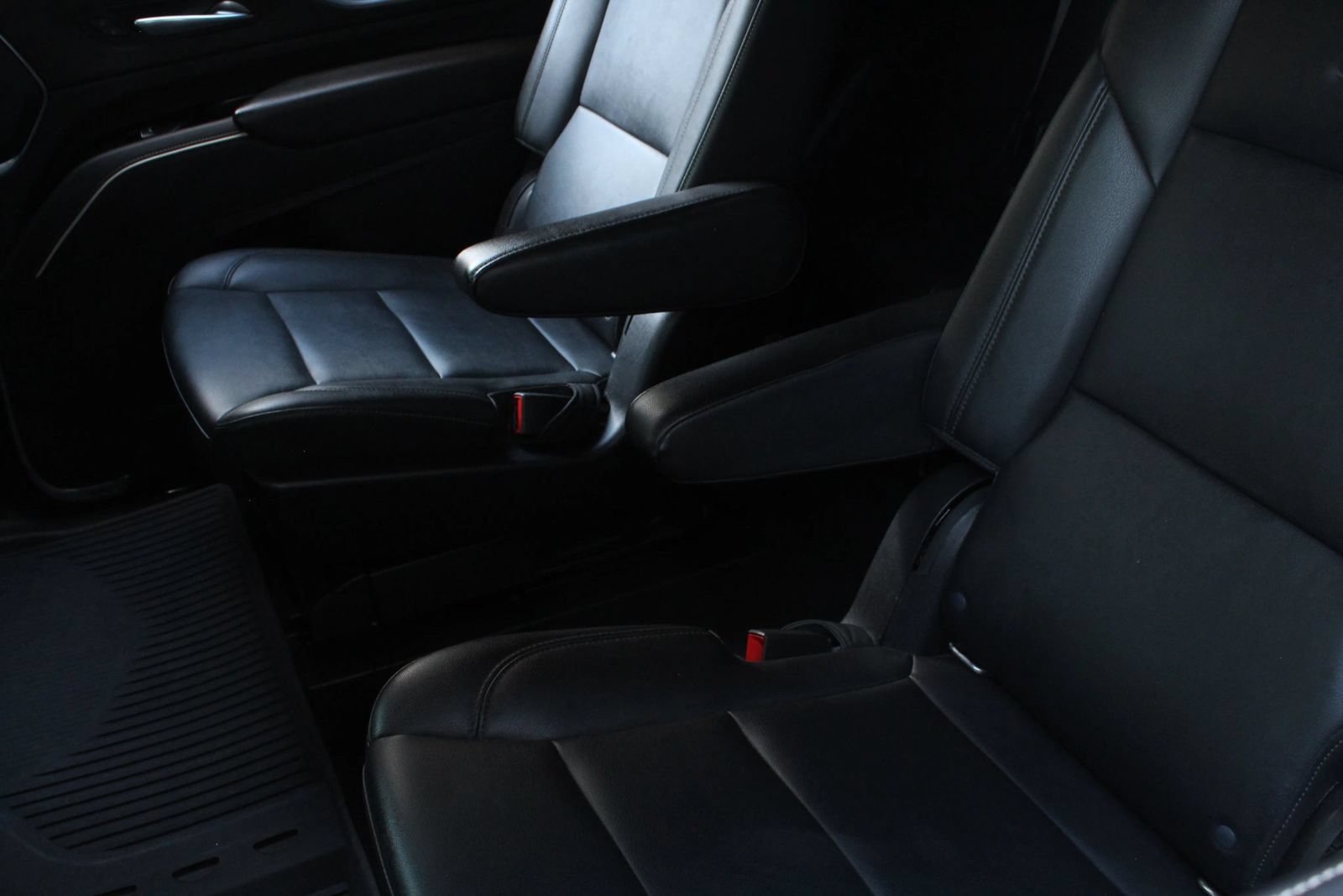 Used 2021 Cadillac Escalade Luxury AWD/4WD image 19