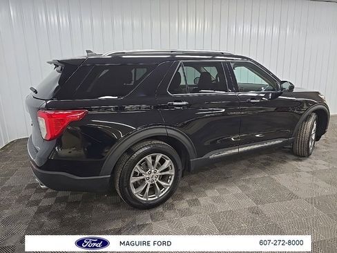 Used 2023 Ford Explorer Limited image 3