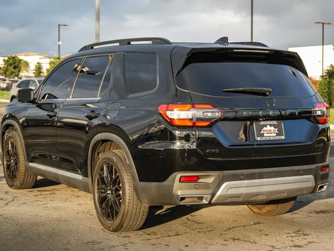 Used 2025 Honda Pilot Elite image 8