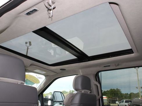 Used 2025 Ford F450 Platinum w/ Platinum Plus Package image 25