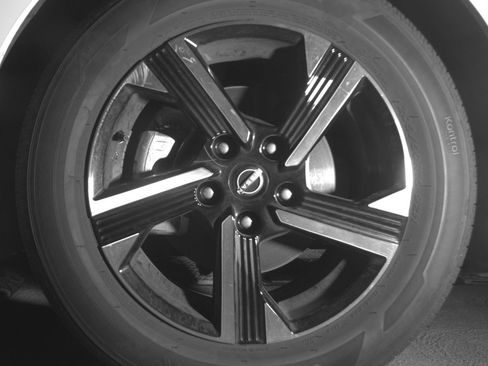 Used 2025 Nissan Sentra SV FWD image 12