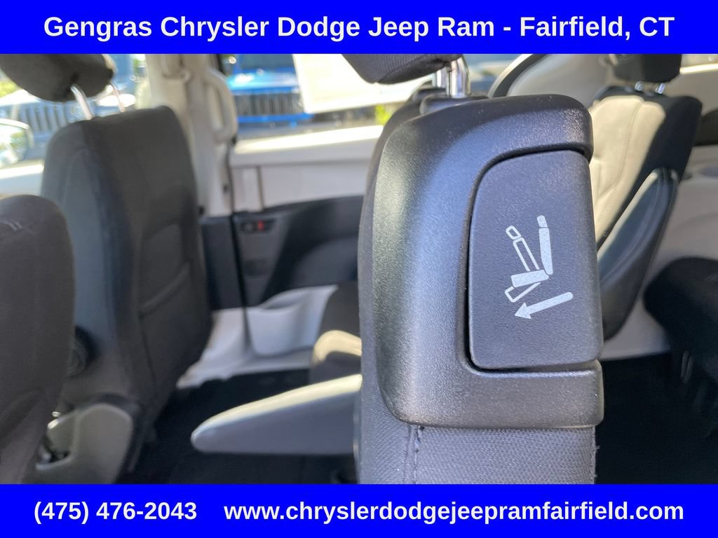 Certified 2023 Chrysler Voyager LX FWD image 44