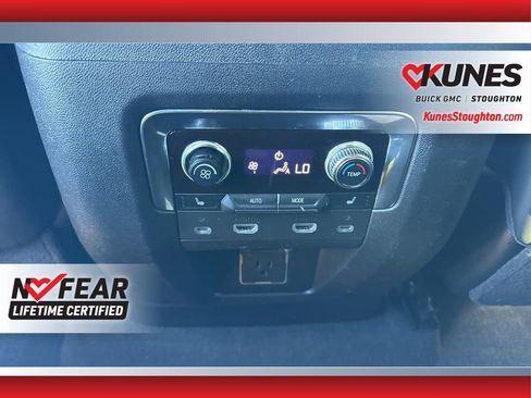 Used 2023 GMC Yukon XL Denali Ultimate image 41