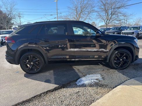 Used 2025 Volkswagen Atlas Cross Sport SEL R-Line image 4