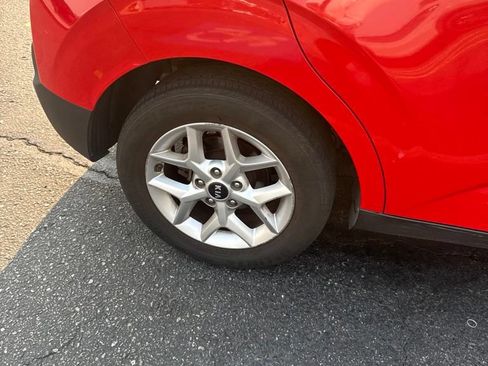 Used 2020 Kia Soul S FWD image 9