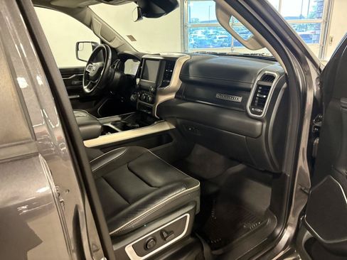 Used 2022 RAM 1500 Laramie AWD/4WD image 40
