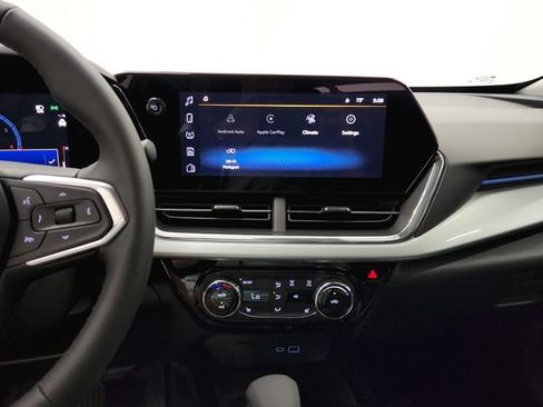 New 2026 Chevrolet Trax LT w/ LT Convenience Package FWD image 23