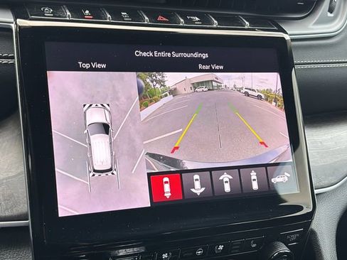 Used 2023 Jeep Grand Cherokee L Limited w/ Luxury Tech Group II image 19