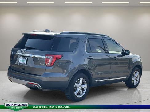 Used 2016 Ford Explorer XLT w/ Equipment Group 202A AWD/4WD image 5