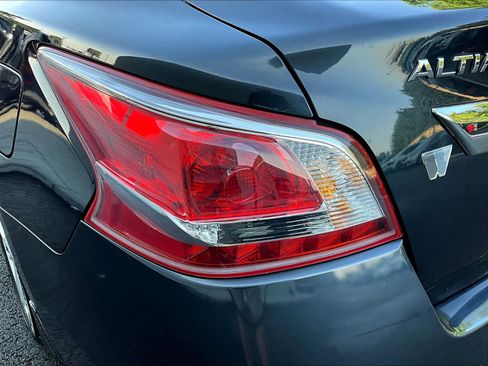 Used 2013 Nissan Altima 2.5 SV w/ 2.5SV Convenience Pkg FWD image 23