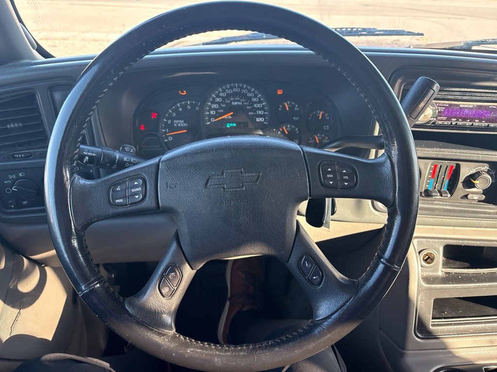Used 2005 Chevrolet Suburban LS w/ Preferred Equipment Group AWD/4WD image 7