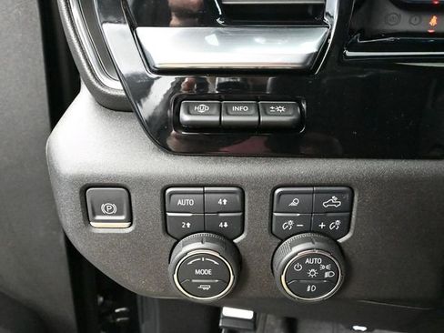 Used 2024 Chevrolet Silverado 1500 High Country w/ High Country Premium Package image 37