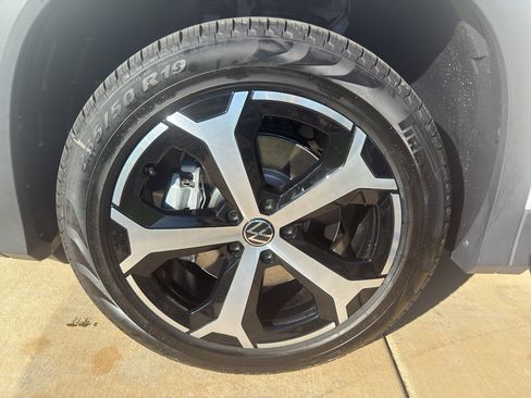 New 2026 Volkswagen Tiguan SE image 16